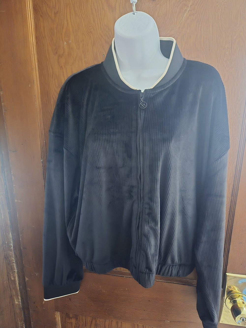 Victiria Secret's Lounge Black Women's Zip-Front Jacket/Sweatshirt